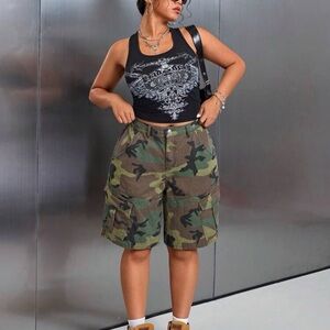 Size 18 Camouflage Cargo Women Shorts